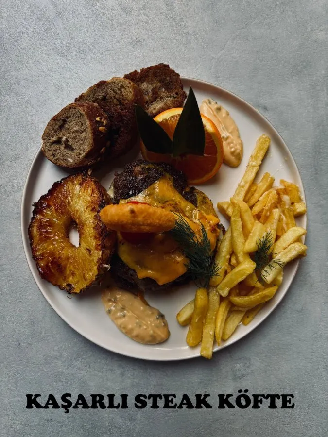 KAŞARLI STEAK KÖFTE