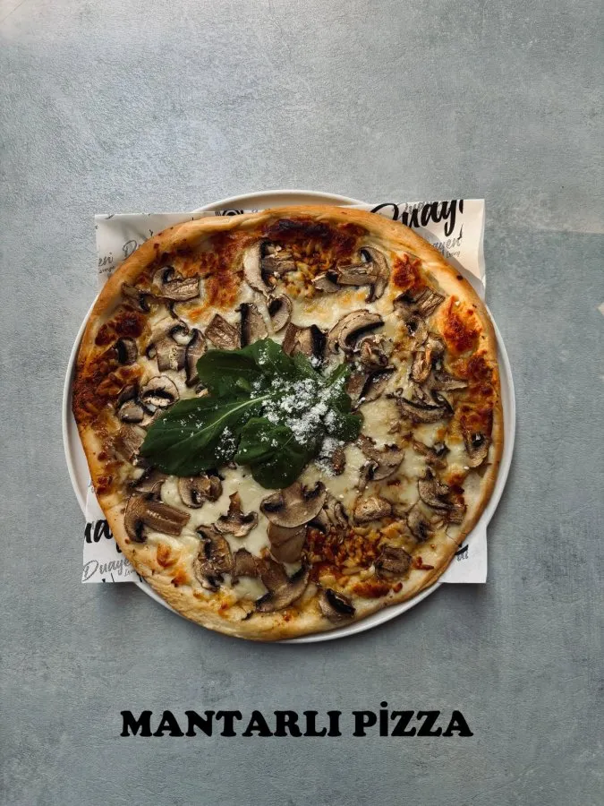 MANTARLI PİZZA